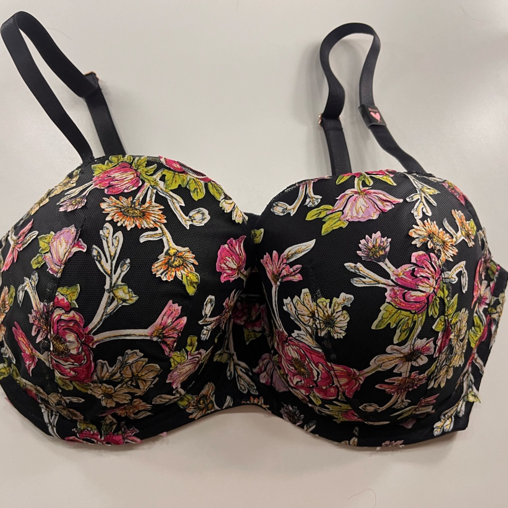 Brand new Victoria Secret push up bra